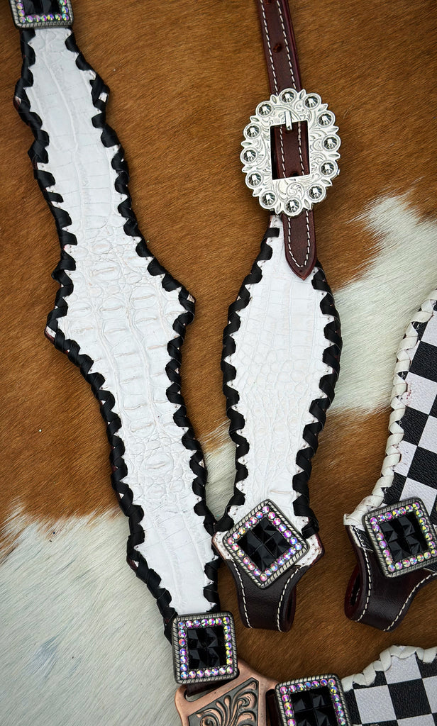 White and Flag Cob Size Tack Set