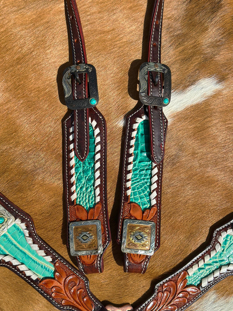 Clover Cob Size Tack Set