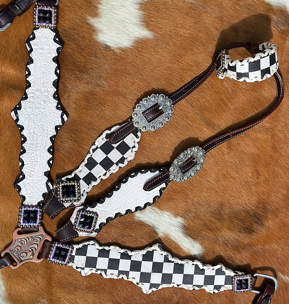 White and Flag Cob Size Tack Set
