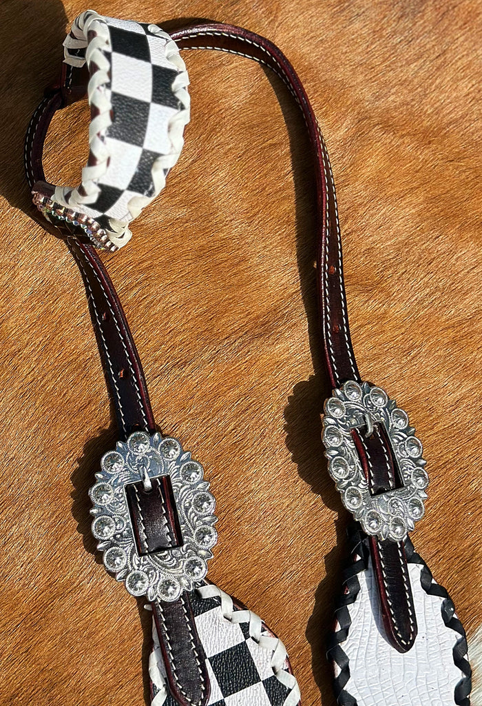 White and Flag Cob Size Tack Set