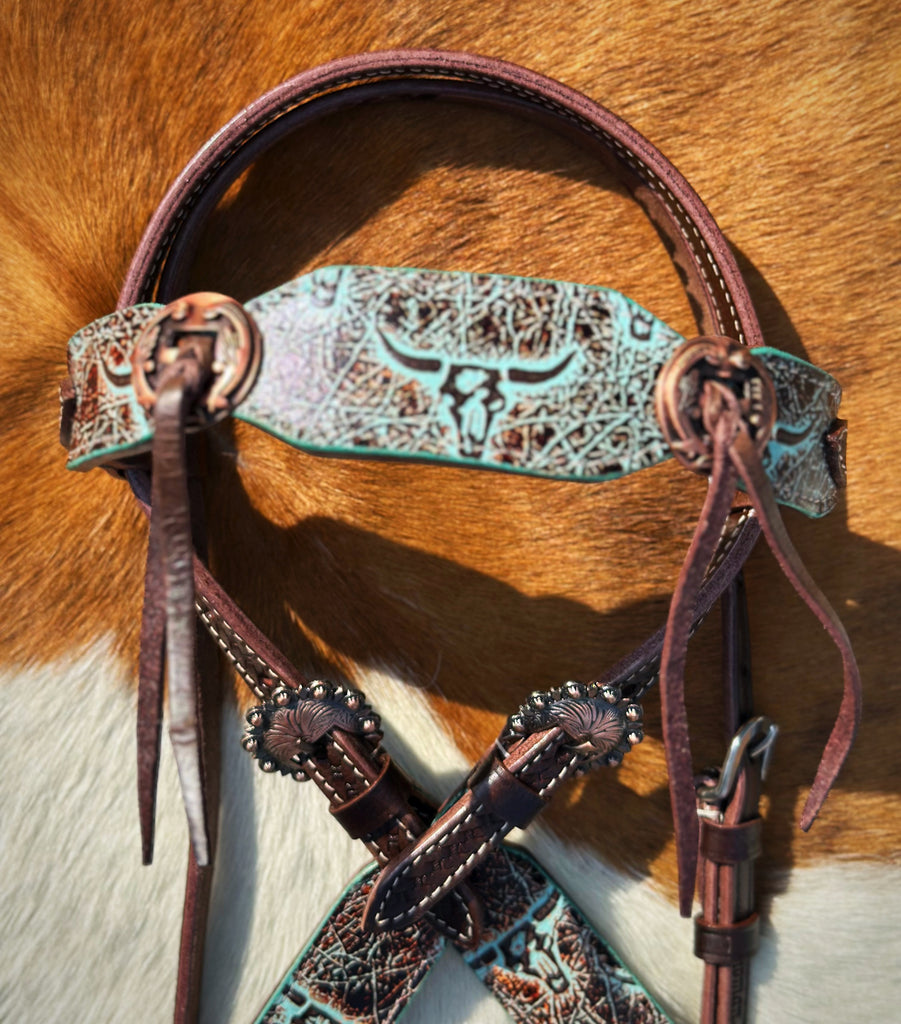 Weathered Steer Fringe Tack Set