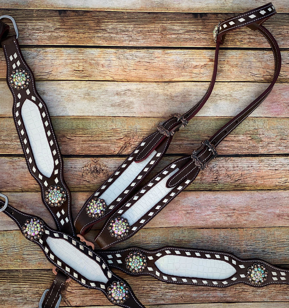 White Holographic Gator Tack Set