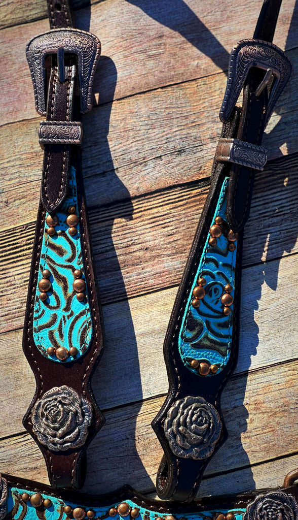 Teal Rose Tack Set