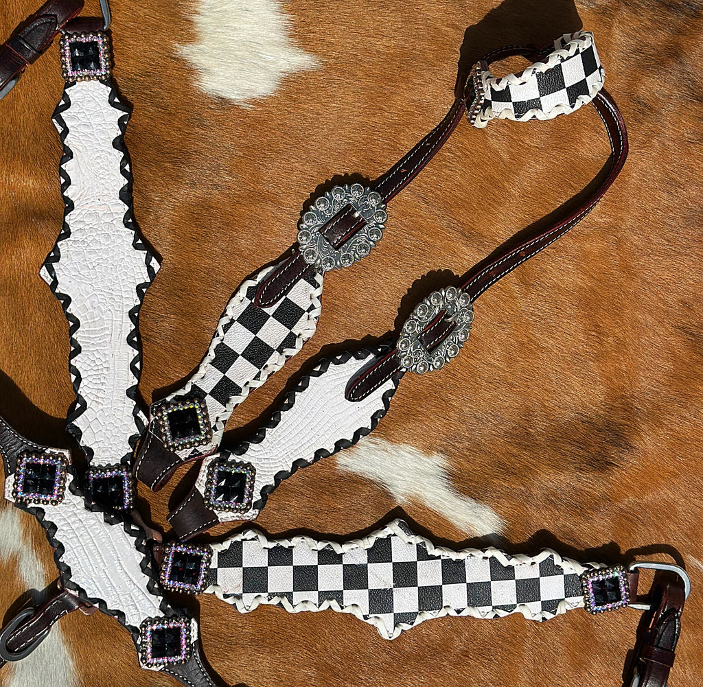 White and Flag Cob Size Tack Set