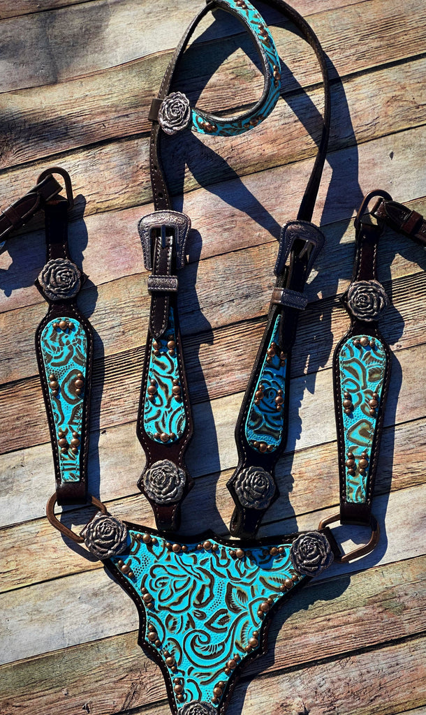 Teal Rose Tack Set