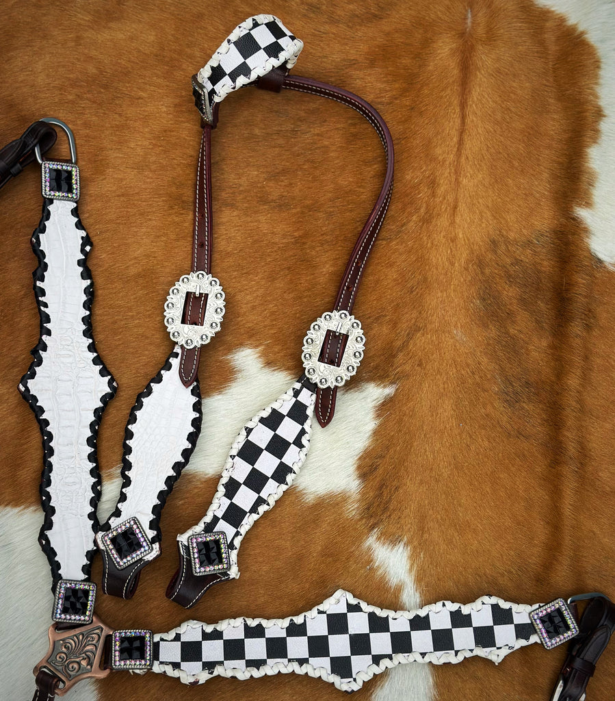 White and Flag Cob Size Tack Set