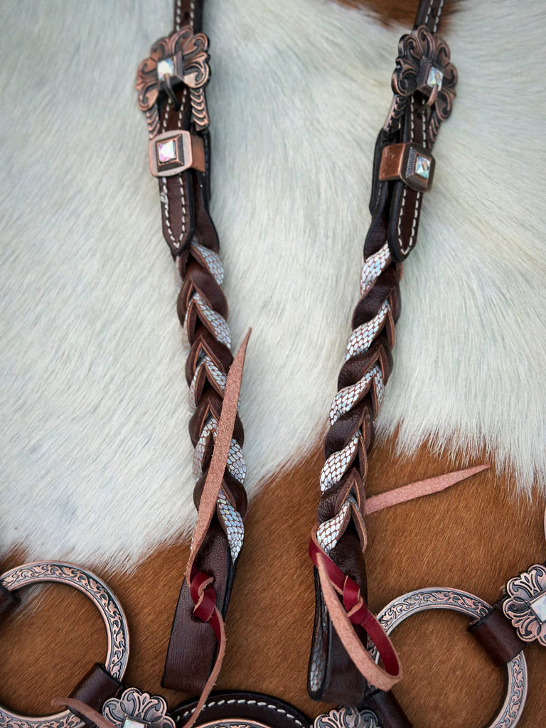 Frosted Halo Tack Set
