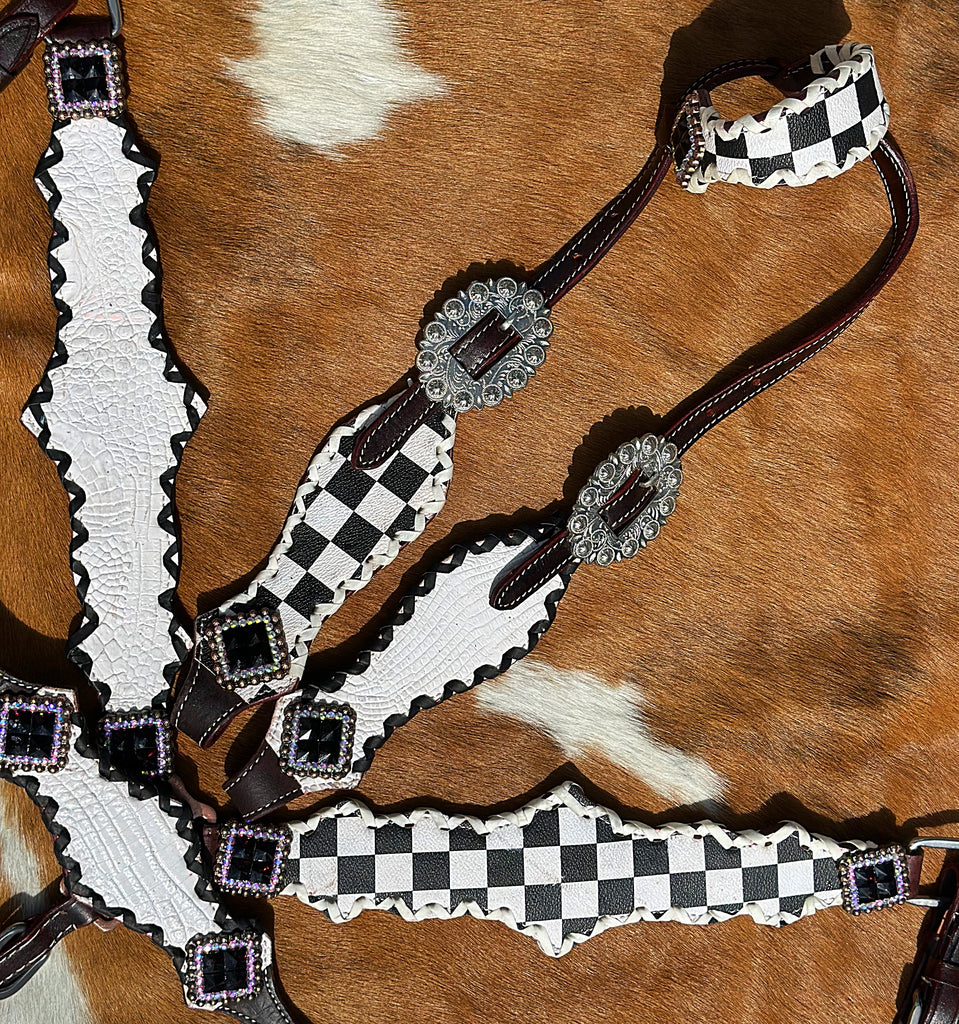 White and Flag Cob Size Tack Set