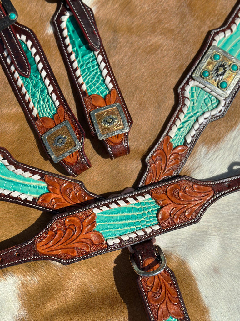 Clover Cob Size Tack Set