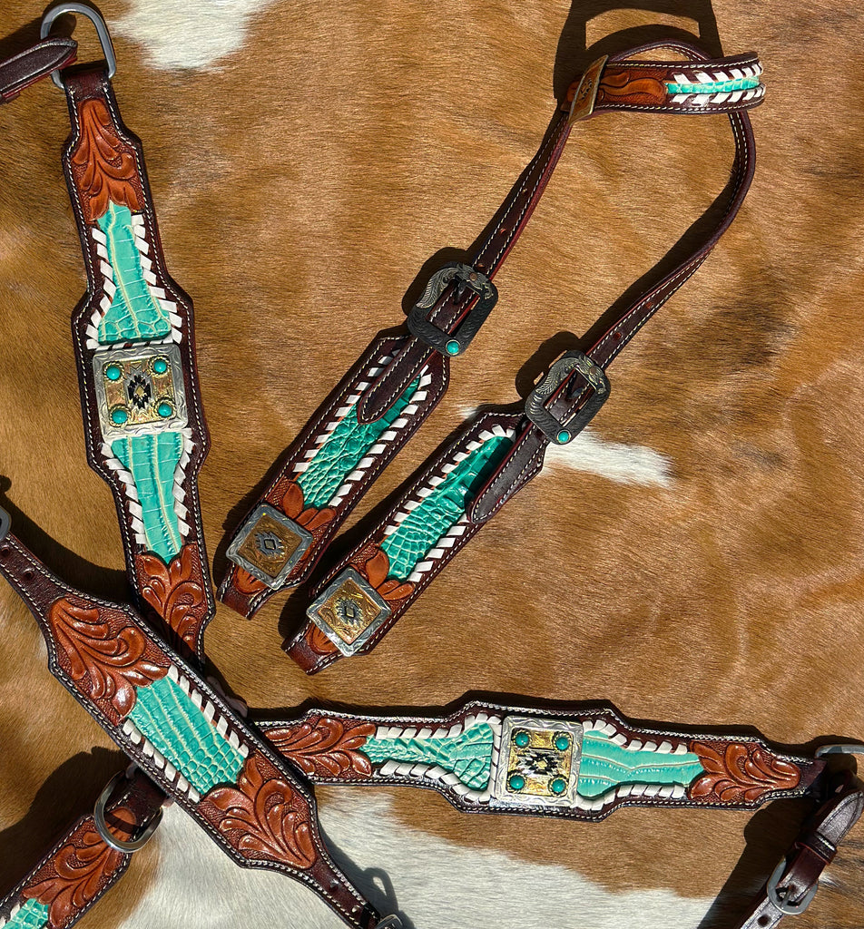 Clover Cob Size Tack Set