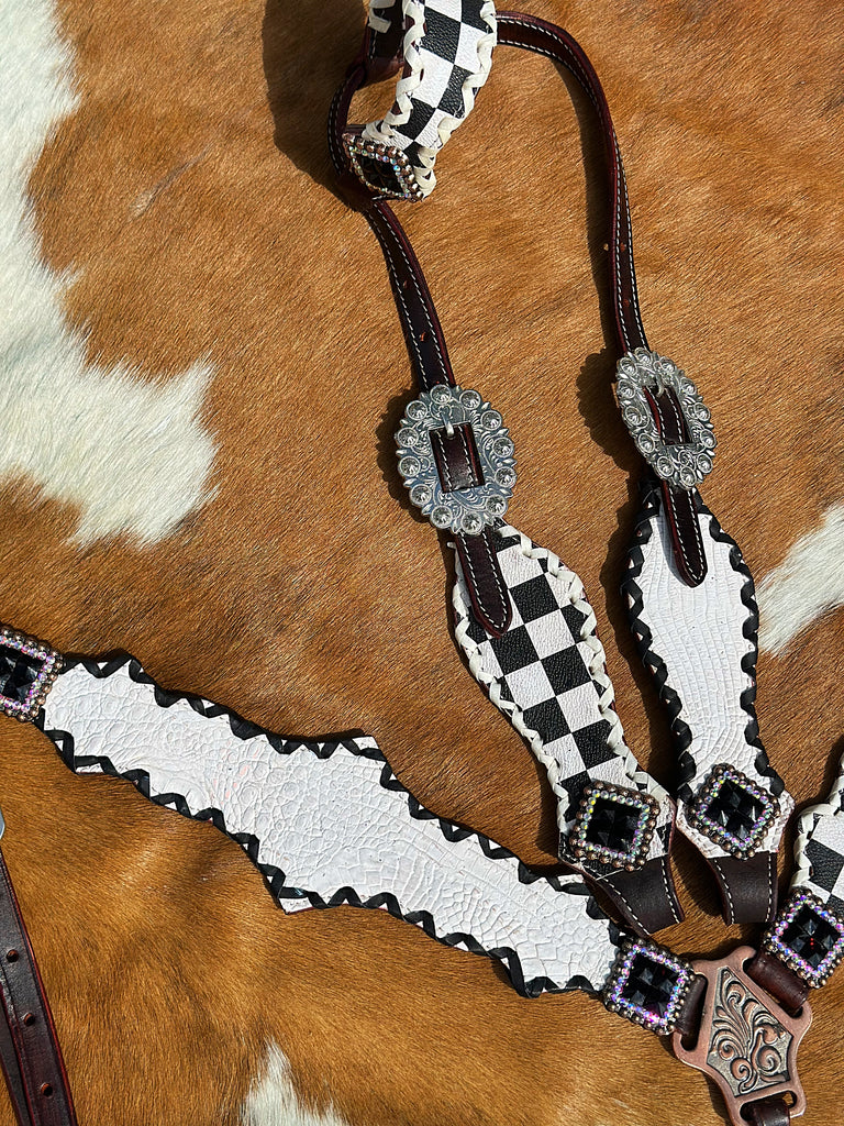 White and Flag Cob Size Tack Set