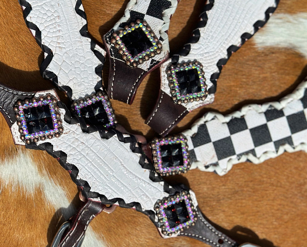 White and Flag Cob Size Tack Set