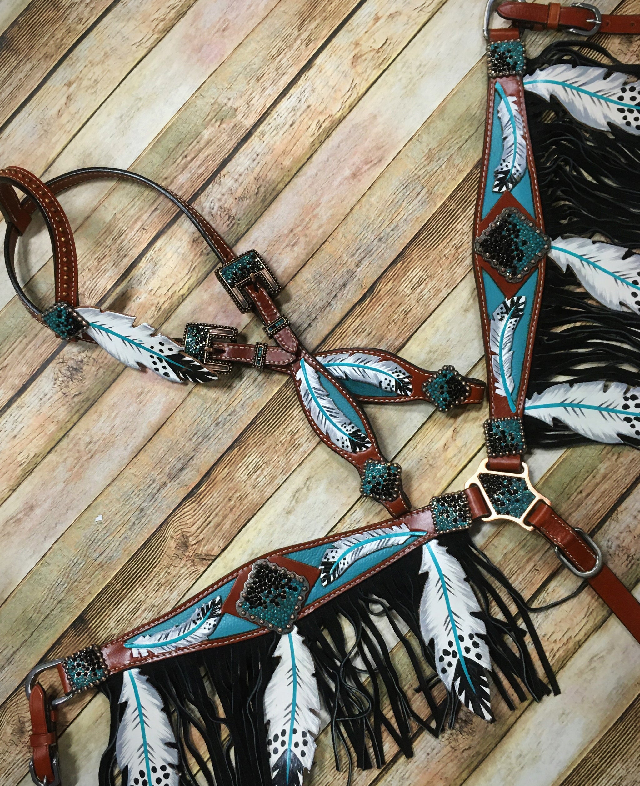 Turquoise Feather Fringe Tack Set – Twisted T Tack
