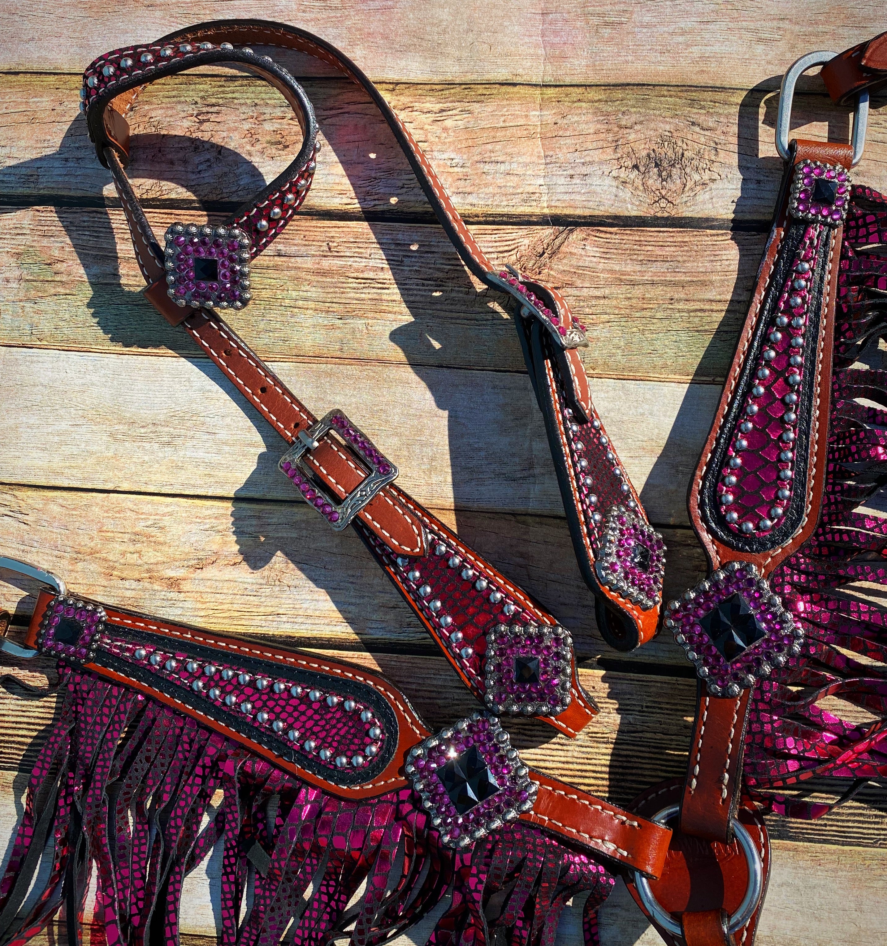 Hot Pink LV Cob Size Tack Set – Twisted T Tack